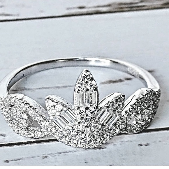 The Girl With Kaleidoscope Eyes Jewelry - Sterling Silver Princess Ring